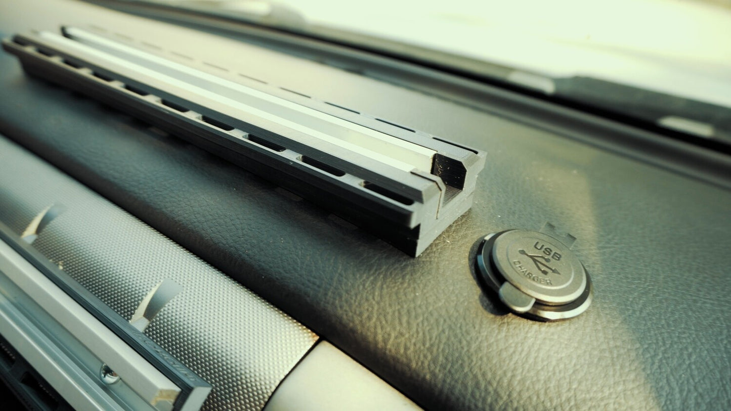 Dashboard Mounted FloMount (2nd Gen Tacoma Only)