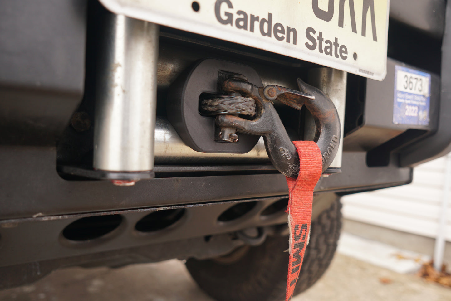 Universal Winch Hook Isolator