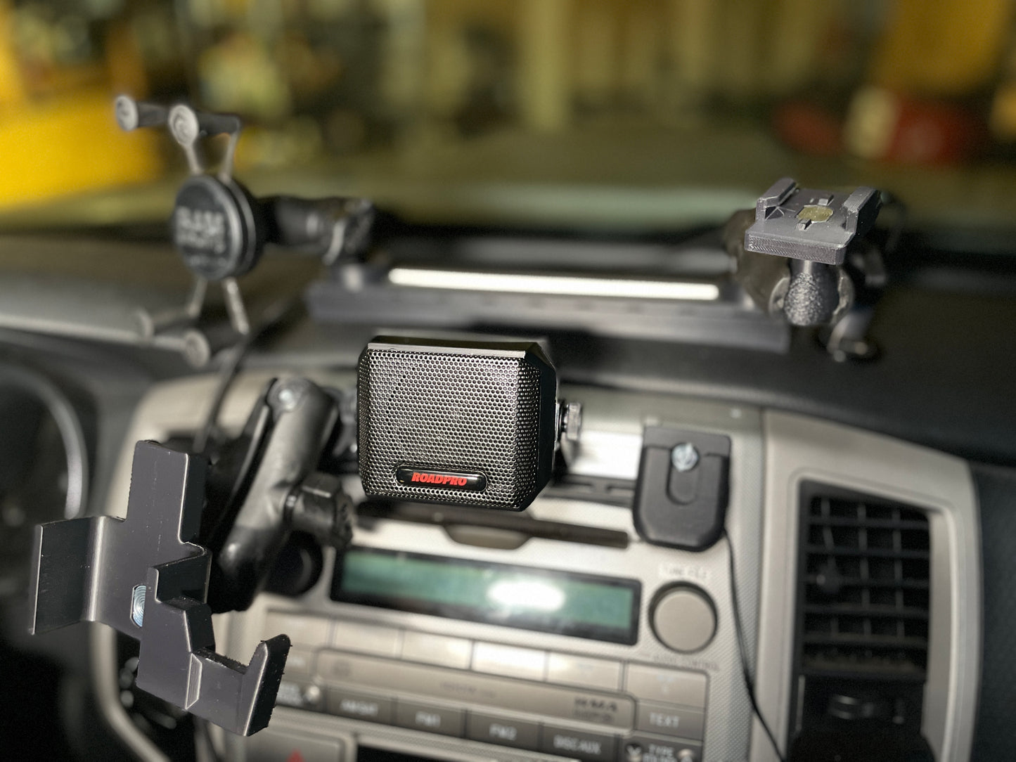 Head Unit Mounted FloMount 2nd Gen Tacoma