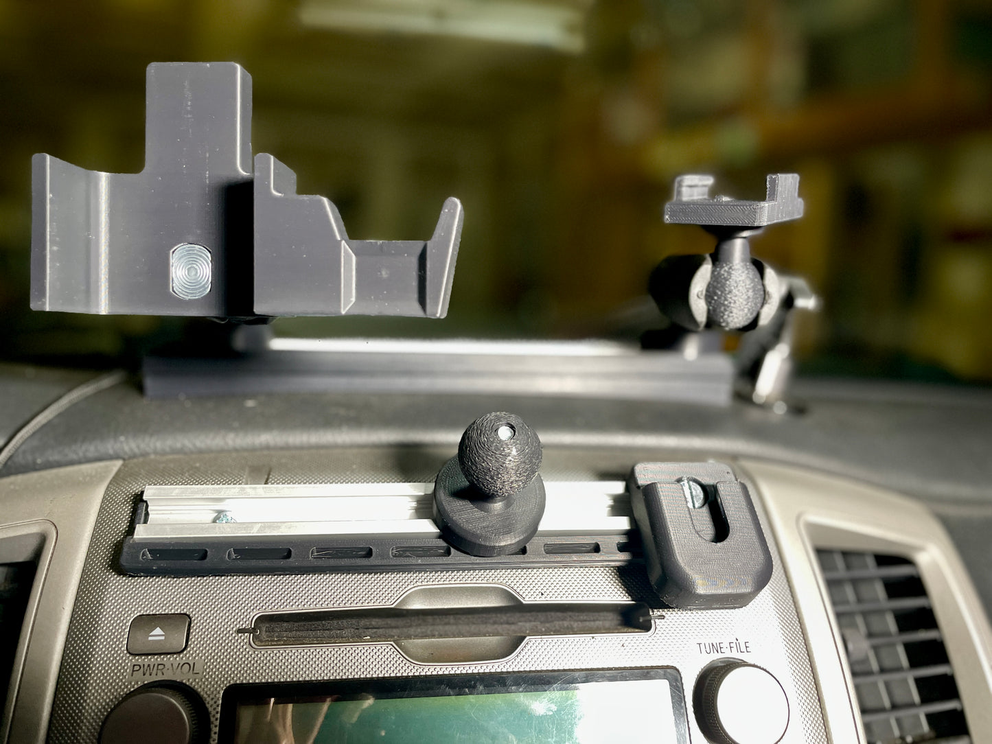 Dashboard Mounted FloMount (2nd Gen Tacoma Only)